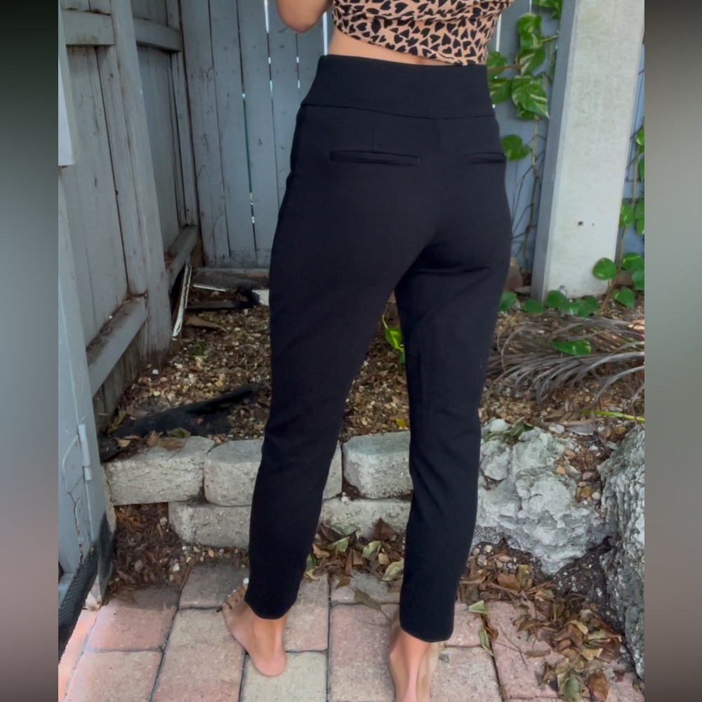 Express curve fit colonist, high-rise pants. Very stretchy size XS